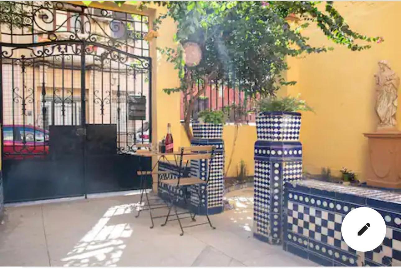 1- Interior Con Aire Acondicionado Y Con Bano Independiente * Valencia