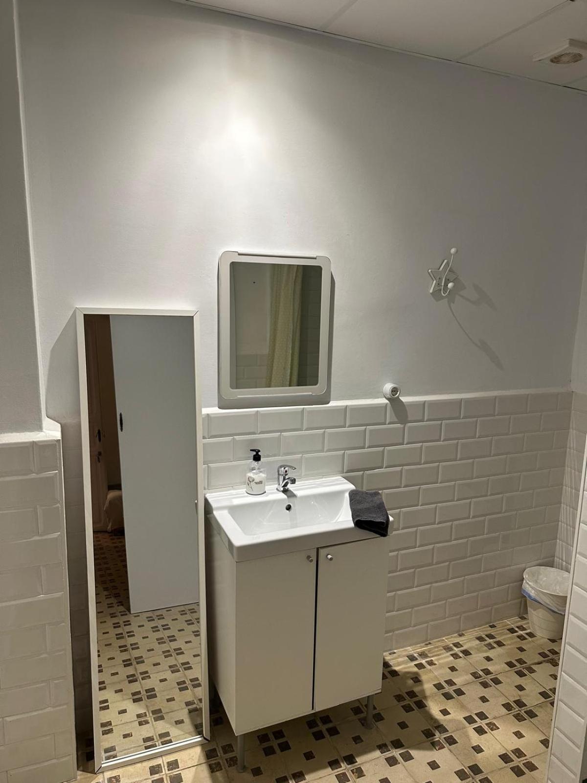 Homestay 1- Interior Con Aire Acondicionado Y Con Bano Independiente