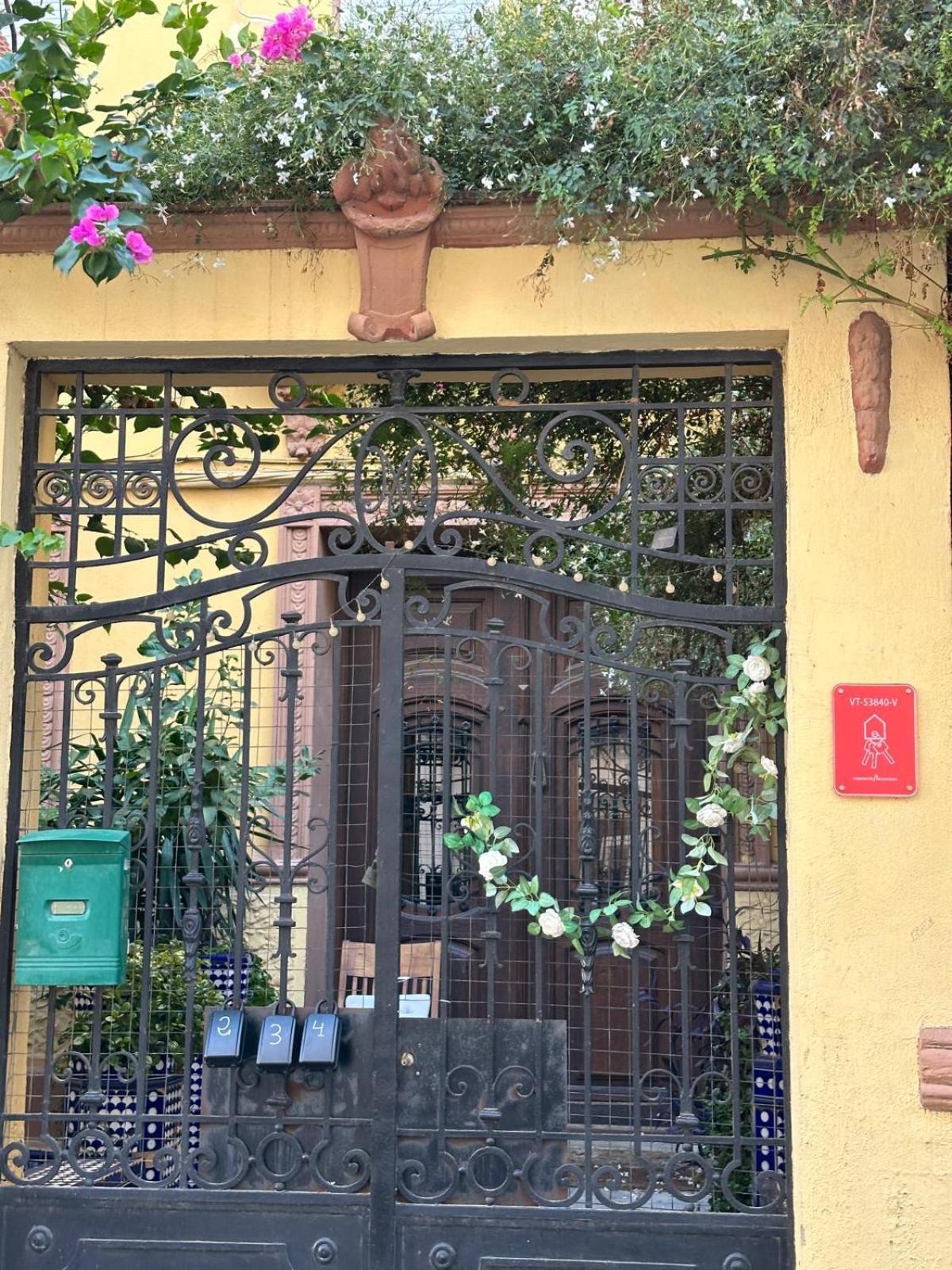 1- Interior Con Aire Acondicionado Y Con Bano Independiente